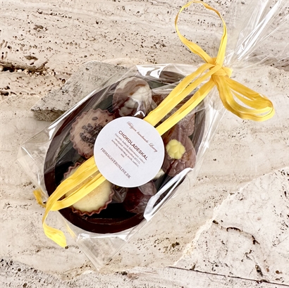 Chokladskal med 9 Belgiska Gourmet Dessertbitar och Påskägg 175 gram