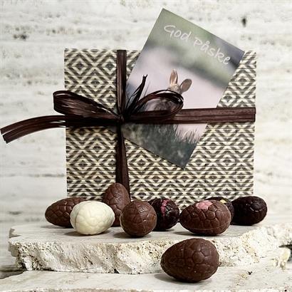 Mönstrad bambulåda med 9 Belgiska Gourmet Påskägg 115 gram