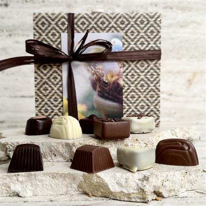 Mønstret bambusæske med 9 Belgiske gourmet dessertchokolade 120 gram