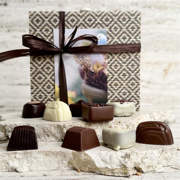 Mønstret bambusæske med 9 Belgiske gourmet dessertchokolade 120 gram