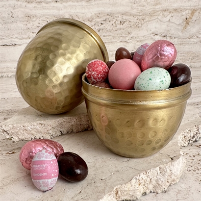 Mässing påskägg 13 cm med Lyx Påskblandning 175 g
