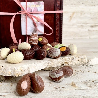 Trälåda med 25 belgiska gourmet dessertpåskägg