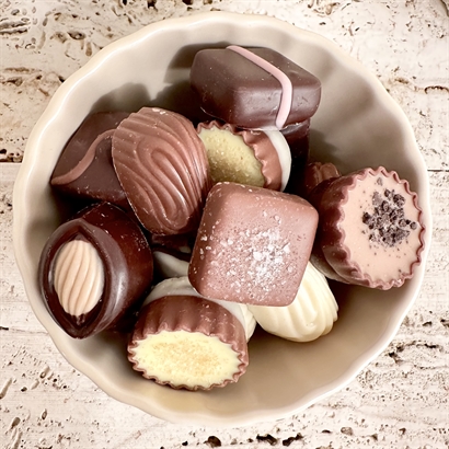 Bloomingville Påskskål med 20 Belgiska Gourmet Dessertbitar