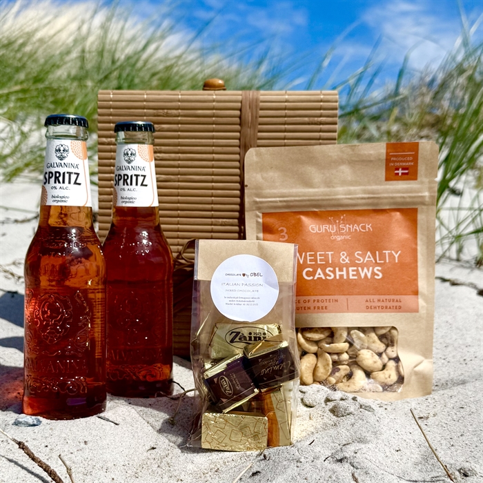 Bambusæske med Alkoholfri Spritz, Italiensk Luksus Chokolade og Cashew Nødder