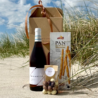 Sommergave med Rosè, Grissini og Italienske Chokolademandler
