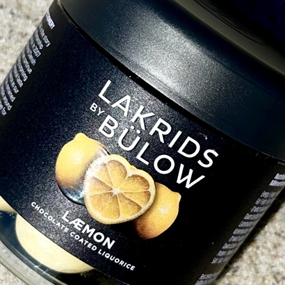 Alkoholfri Sommergave med Økologisk Ice Tea, Bülow lakrids, Amalfimandler og snacks