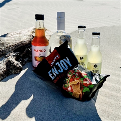 Luksus Sommergave - Gin Hass Kit med lækre Snacks