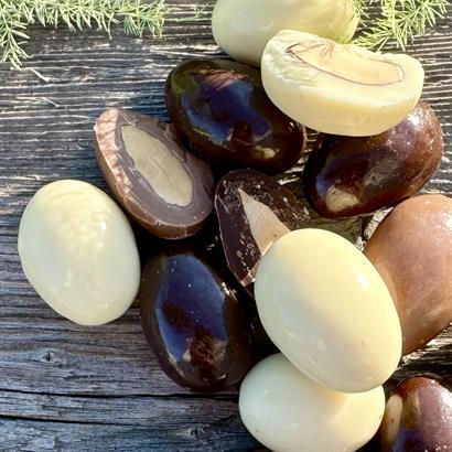 smukt træskrin med portvin tawny og italienske chokolademandler