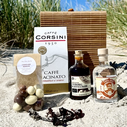 Luksus Espresso Martini Cocktail Sommergave med chokolademandler leveret i bambusæske