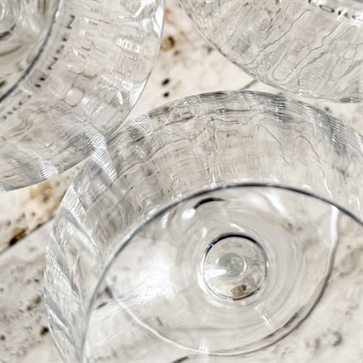 Luksuskurv med Georg Jensen rødvinsglas, 2 flasker Barolo 2017 og delikatesser