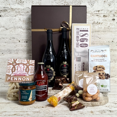 Presentlåda med Pasta kit, italiensk, Rödvin, choklad och delikatesser