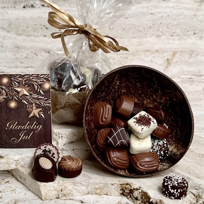 Kokosnødskål med 20 stykker Belgiske Gourmet Dessertchokolader