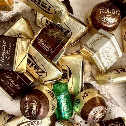 Italiensk chokolade passion i præget hvid æske – 650 gram