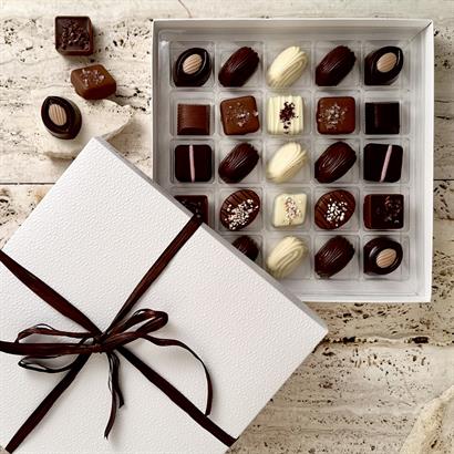 25 stk. Belgisk Gourmet Dessertchokolade i Læderlook Æske - ca. 330 gram