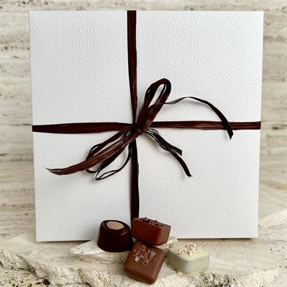 25 stk. Belgisk Gourmet Dessertchokolade i Læderlook Æske - ca. 330 gram