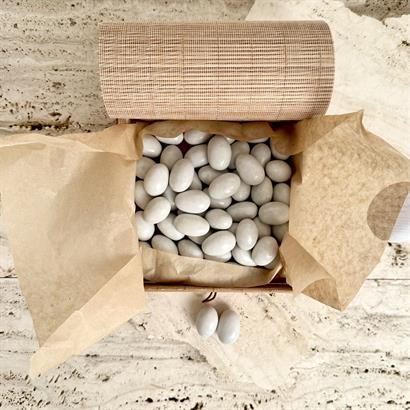 Italienske salt & karamel mandler i bambusæske – 450 gram