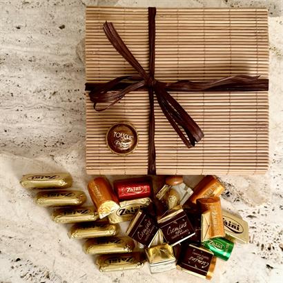 Italiensk chokolade passion i bambusæske – 250 gram.