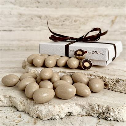 Italienske drageé med romlikør i hvid chokoladeæske – 160 gram