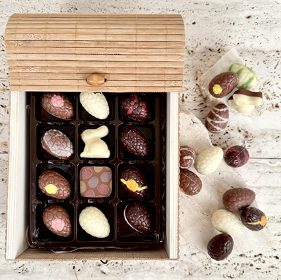 Bambulåda med 24 Belgiska Gourmet Dessertbitar