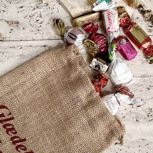 Alkoholfri gave med 1 flaske cider & 150 gram luksus chokolade i julesæk