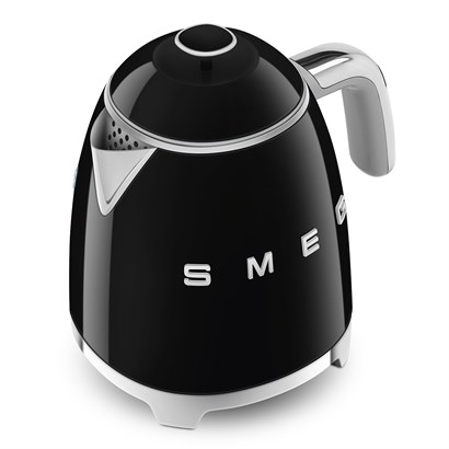 SMEG Elkedel 0,8 L. Italiensk topkvalitet - 5 farver - Vejledende udsalgspris 1199,- 