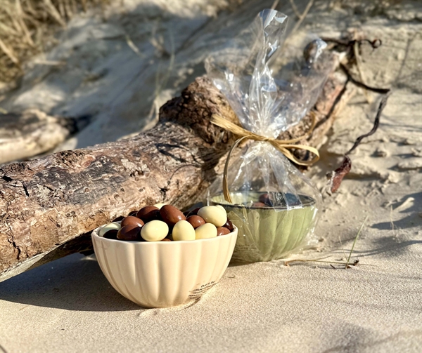 Bloomingville keramikskål med Italienske Luksus Chokolademandler - Sommergave